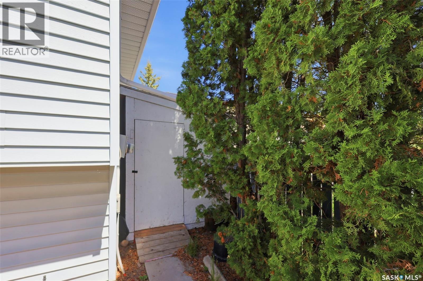 230 Konihowski Road, Saskatoon, SK - Outdoor