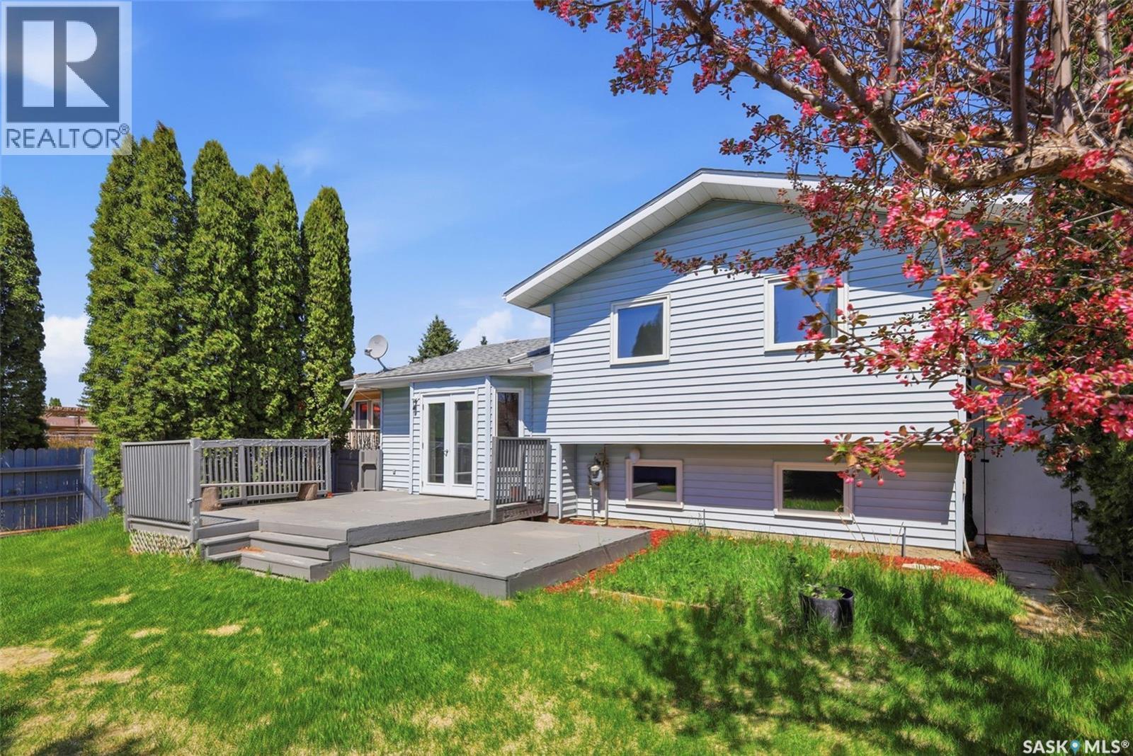 230 Konihowski Road, Saskatoon, SK - Outdoor With Deck Patio Veranda