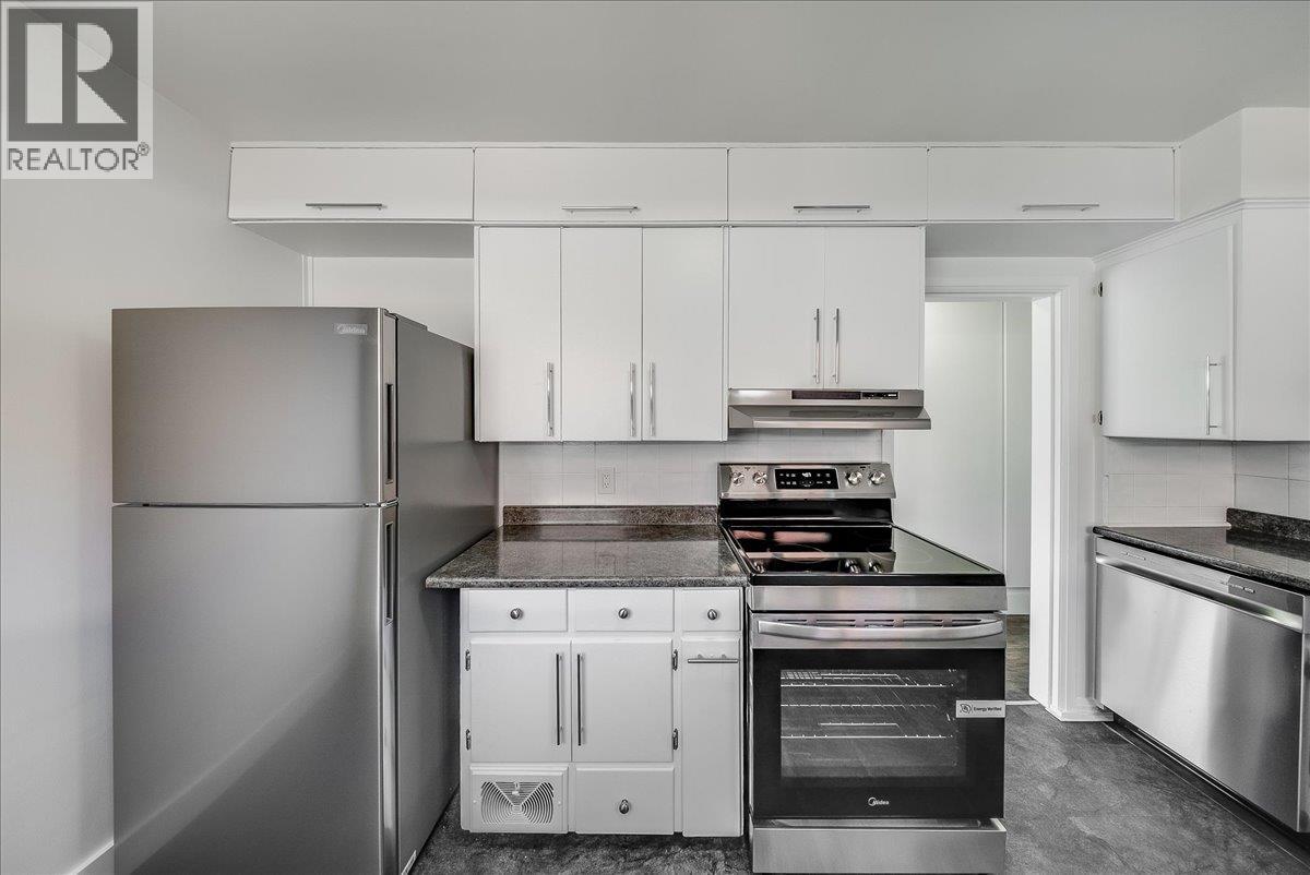 1480 Third Avenue, Trail, BC - Indoor Photo Showing Kitchen