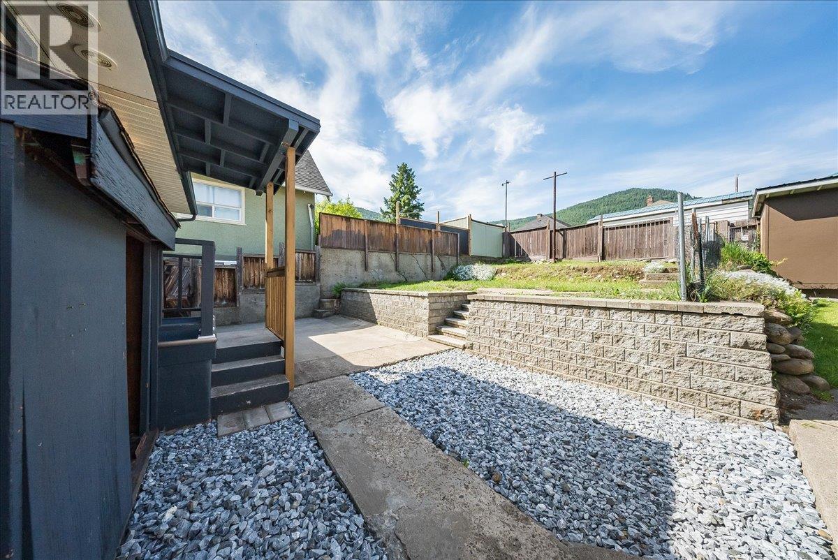 1480 Third Avenue, Trail, BC - Outdoor