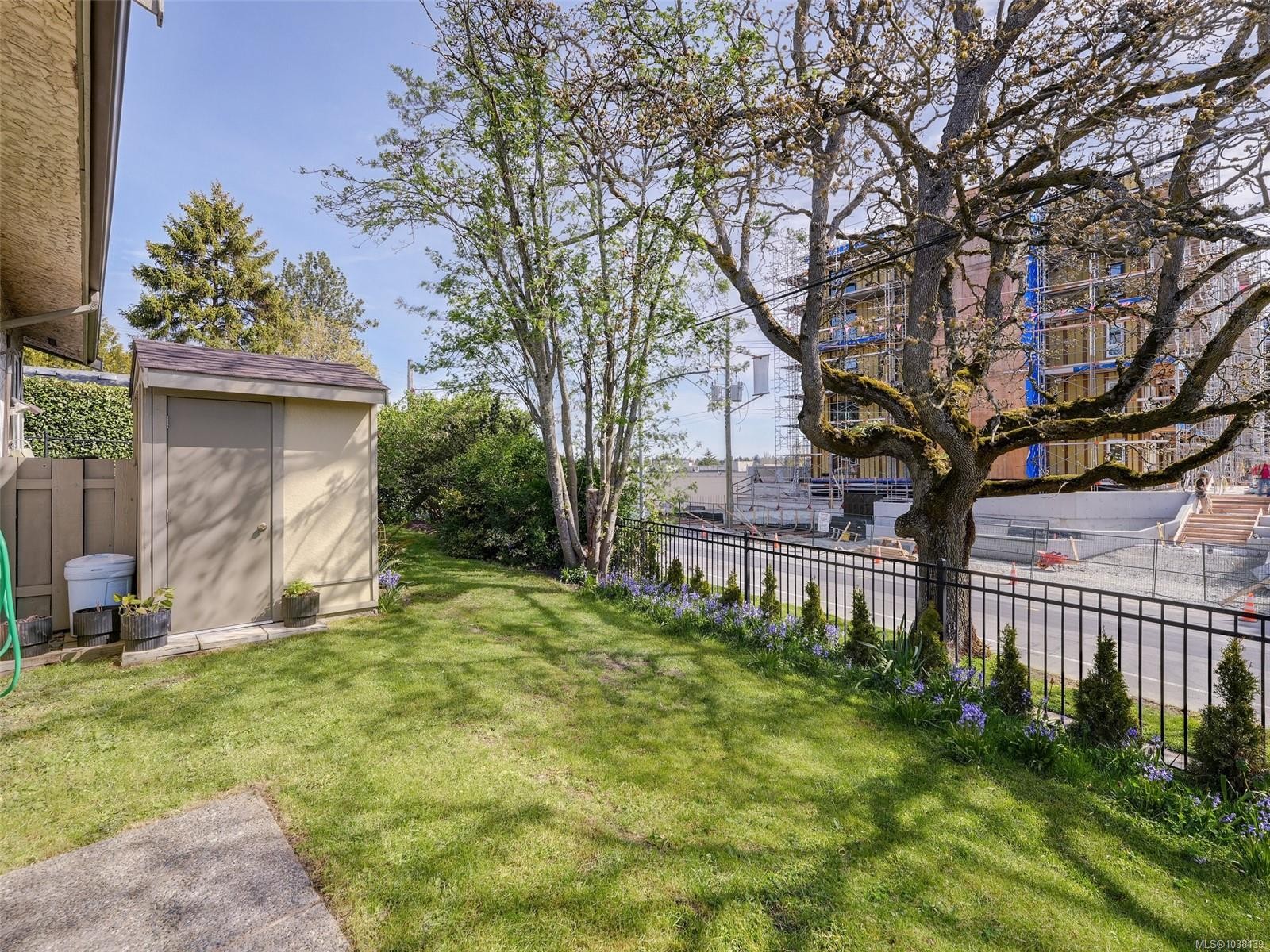 #5-3968 Cedar Hill Rd, Saanich, BC