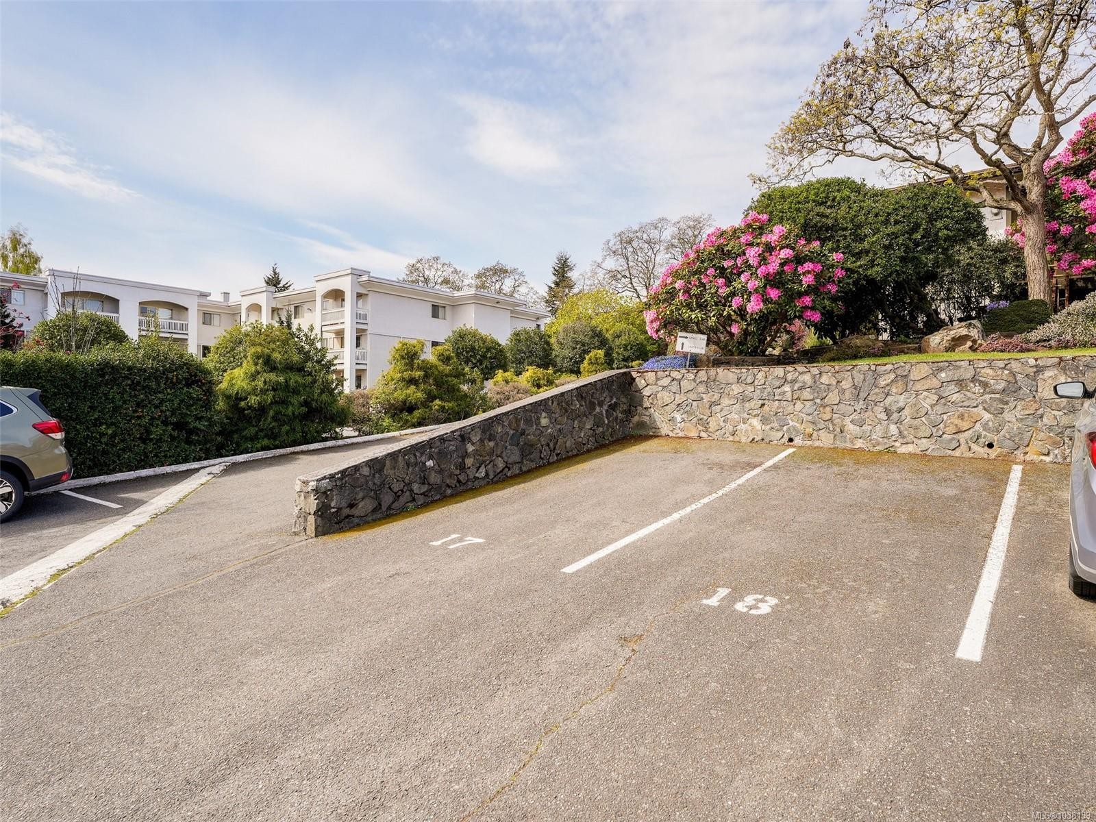 #5-3968 Cedar Hill Rd, Saanich, BC