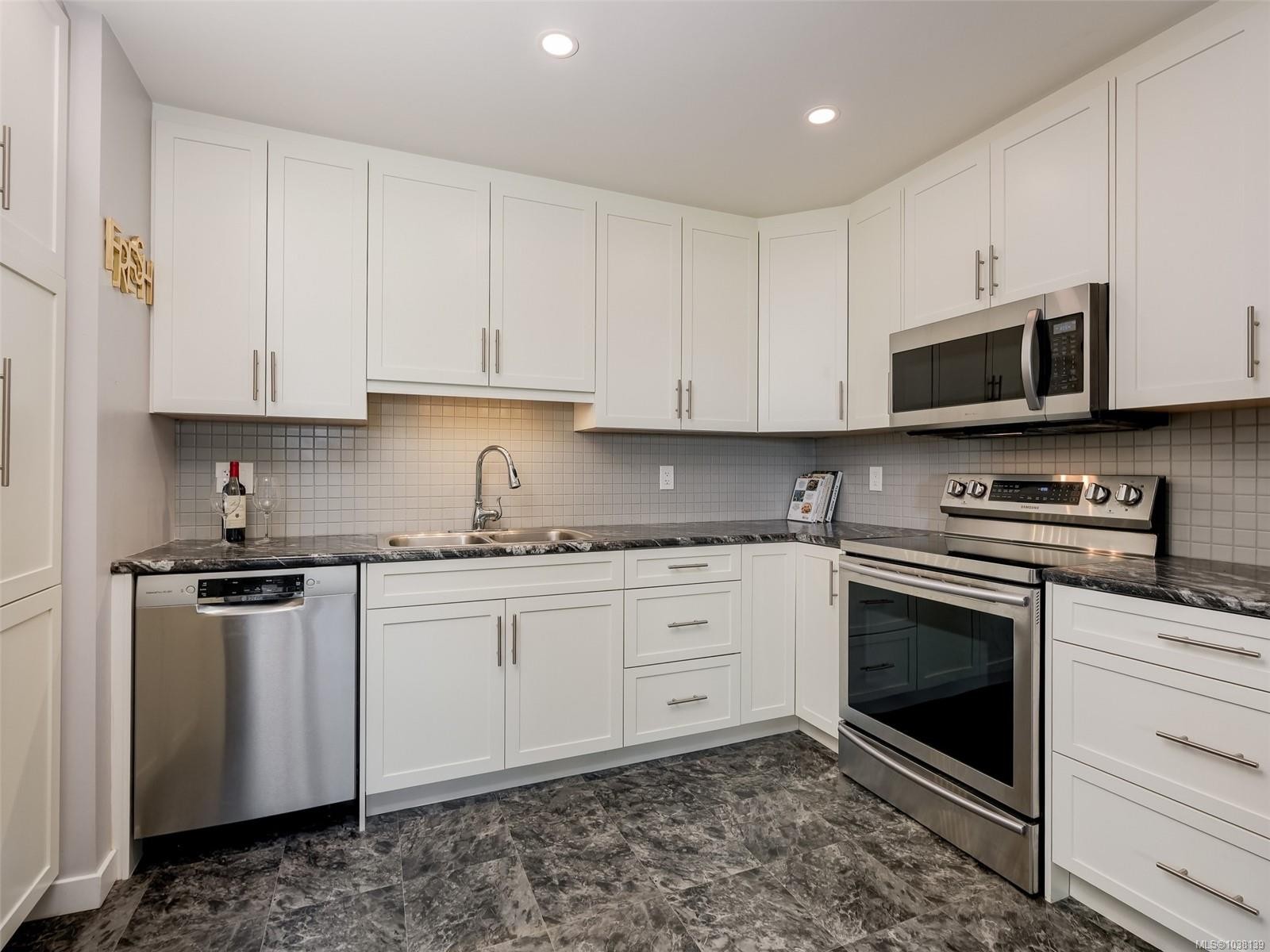 #5-3968 Cedar Hill Rd, Saanich, BC