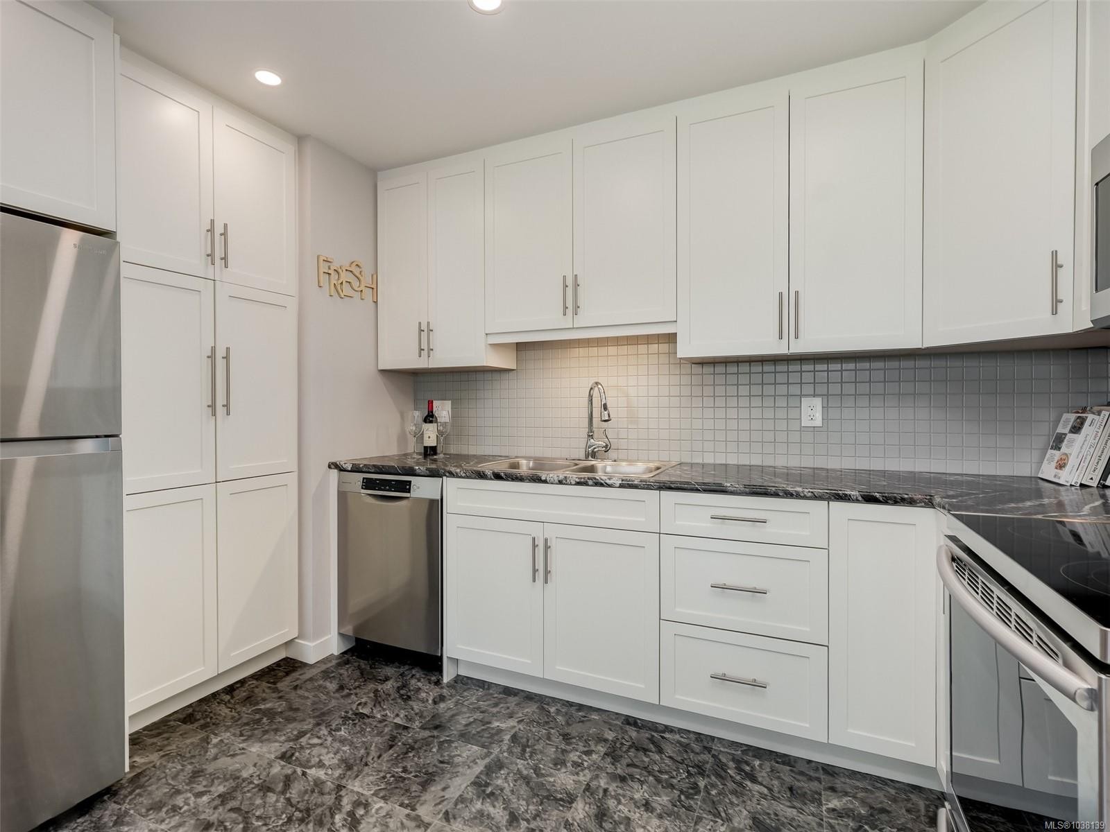 #5-3968 Cedar Hill Rd, Saanich, BC