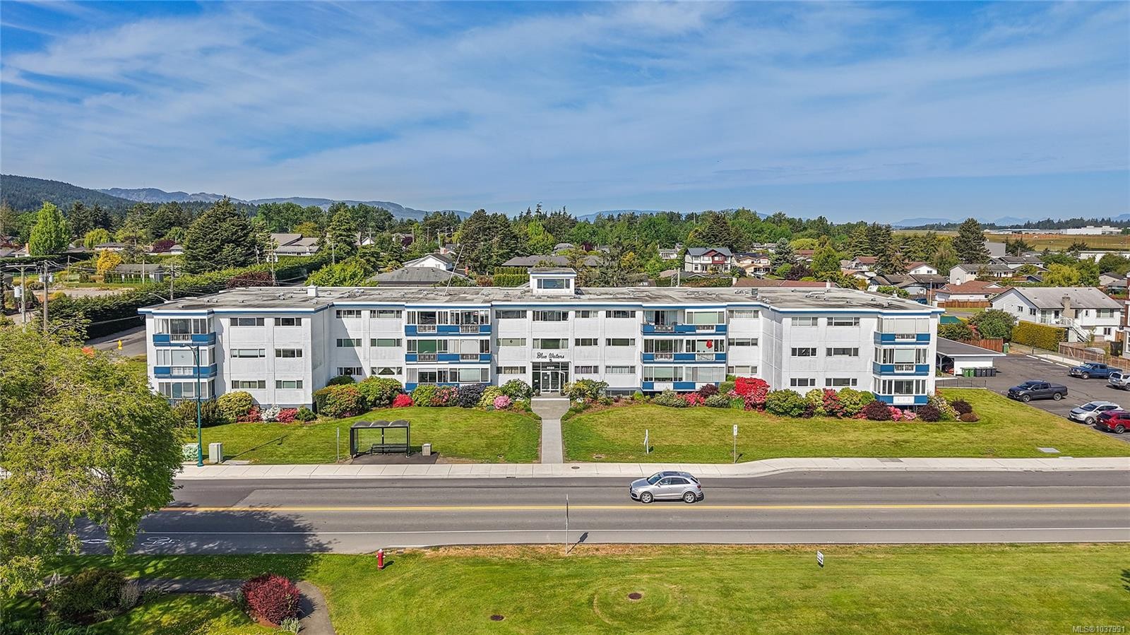 #111-9560 Fifth St, Sidney, BC - Outdoor With View