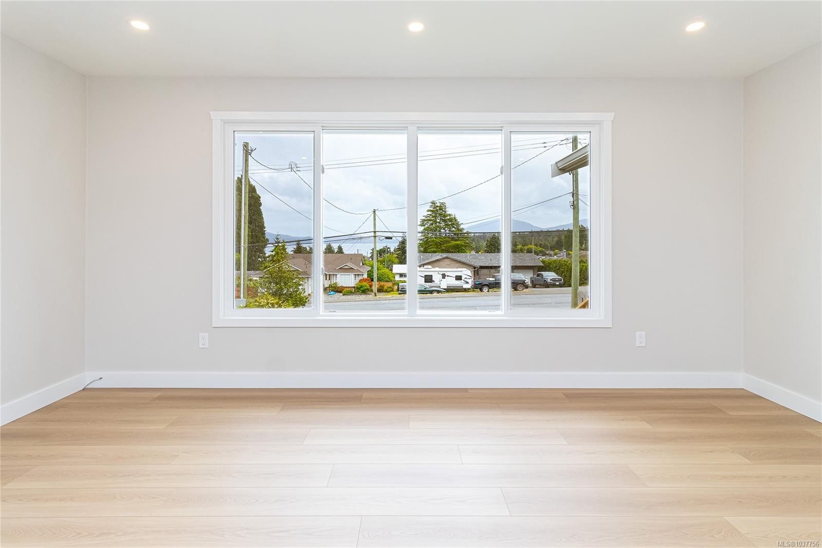 8082 York Ave, Crofton, BC