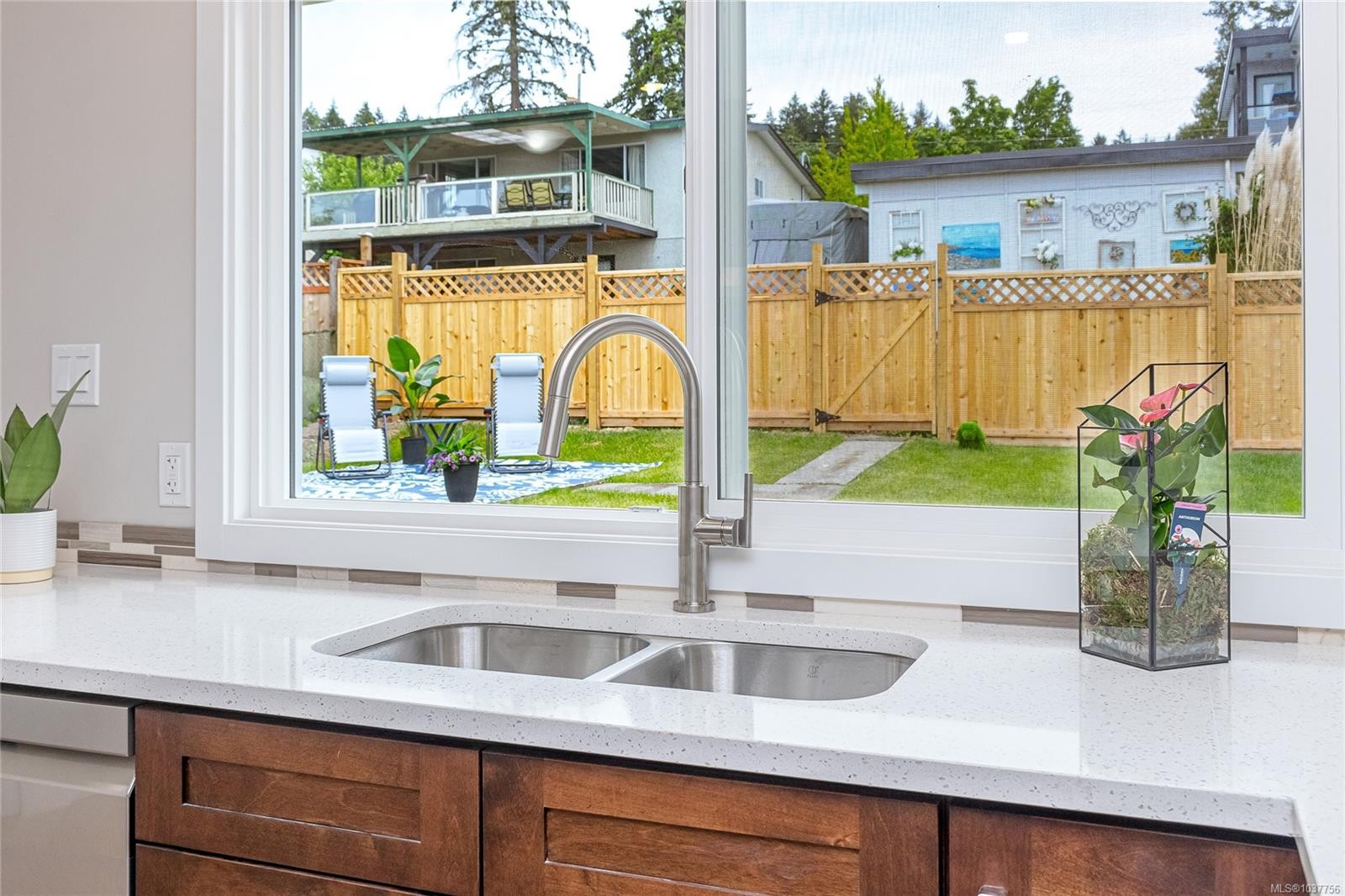 8082 York Ave, Crofton, BC