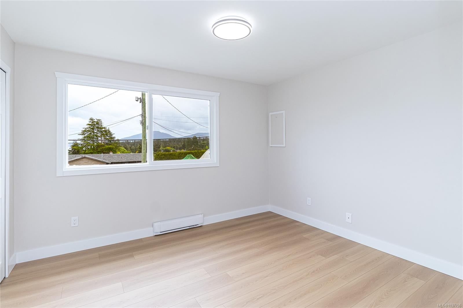 8082 York Ave, Crofton, BC
