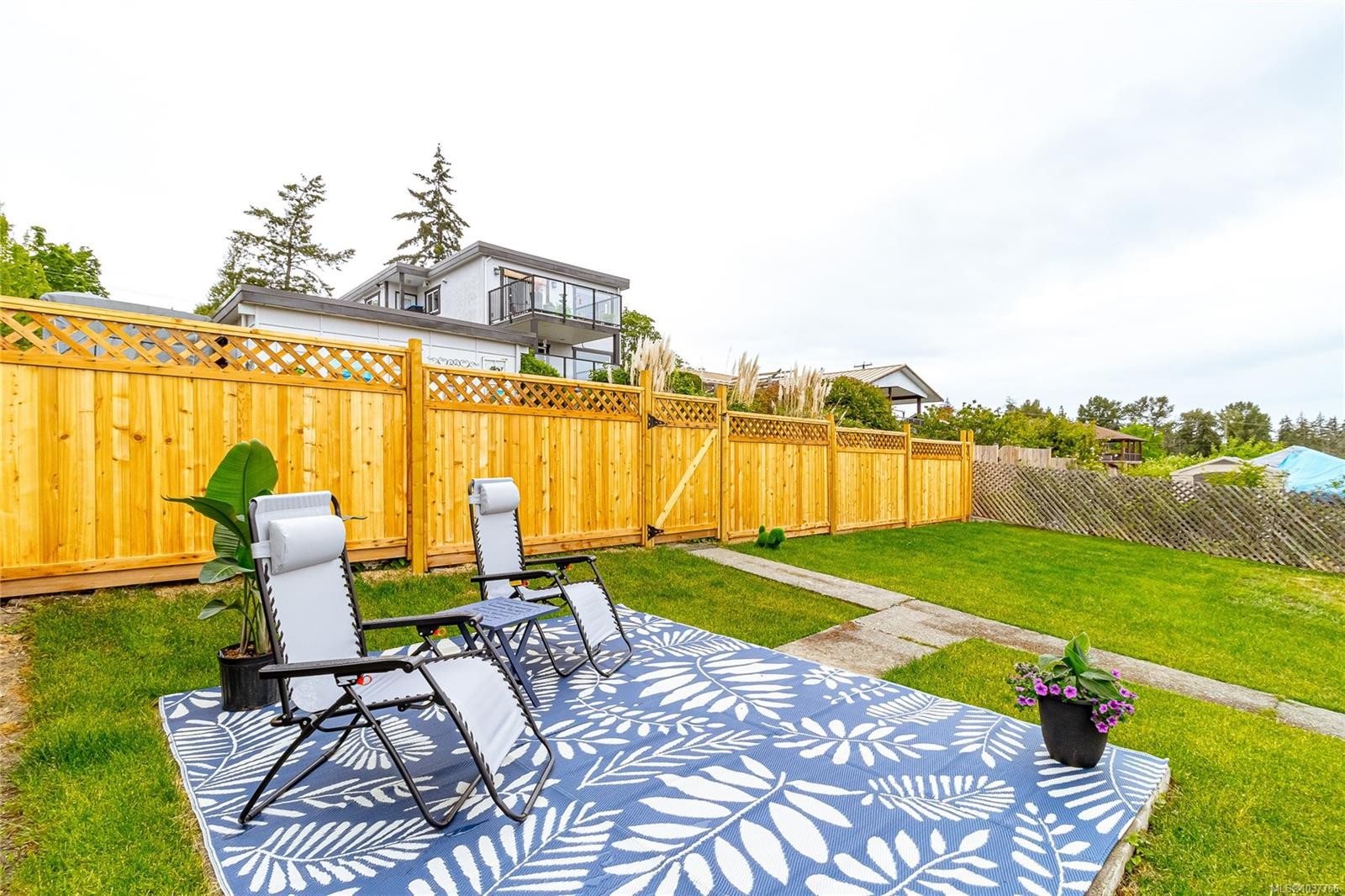 8082 York Ave, Crofton, BC