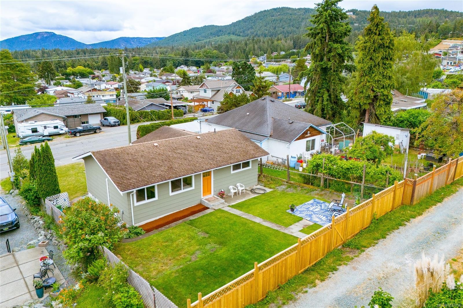 8082 York Ave, Crofton, BC