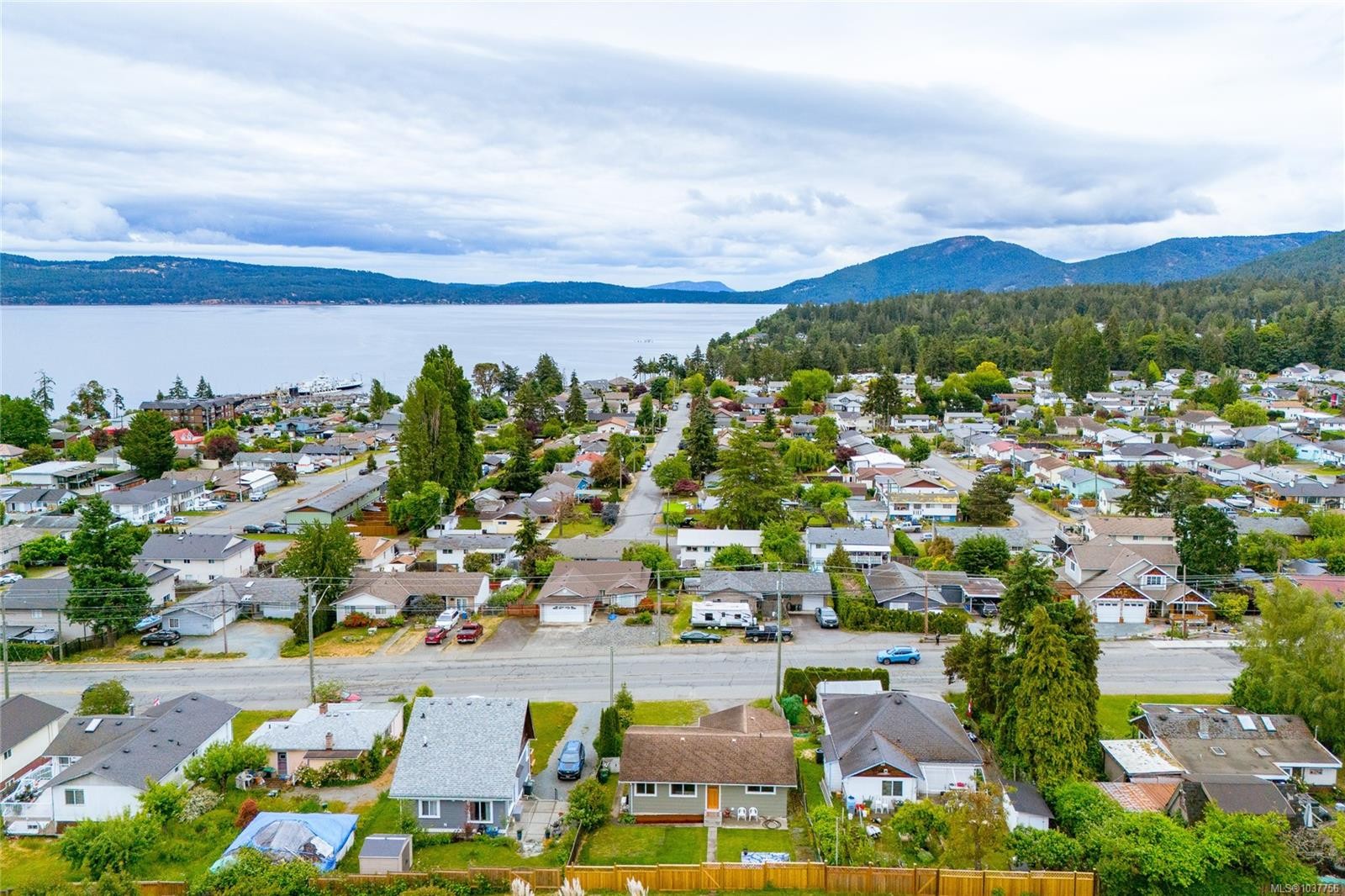 8082 York Ave, Crofton, BC