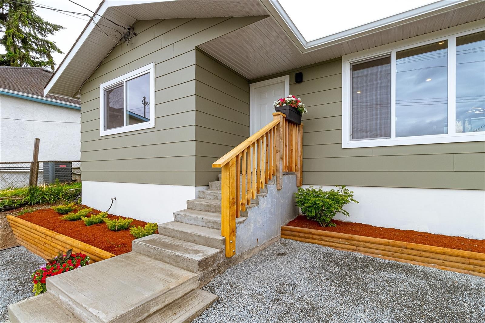 8082 York Ave, Crofton, BC