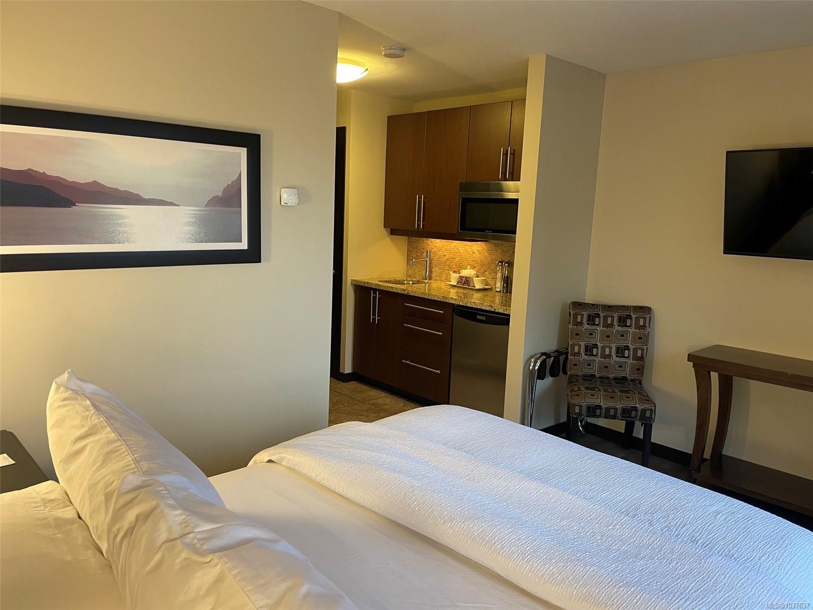 #234-1175 Resort Dr, Parksville, BC - Indoor
