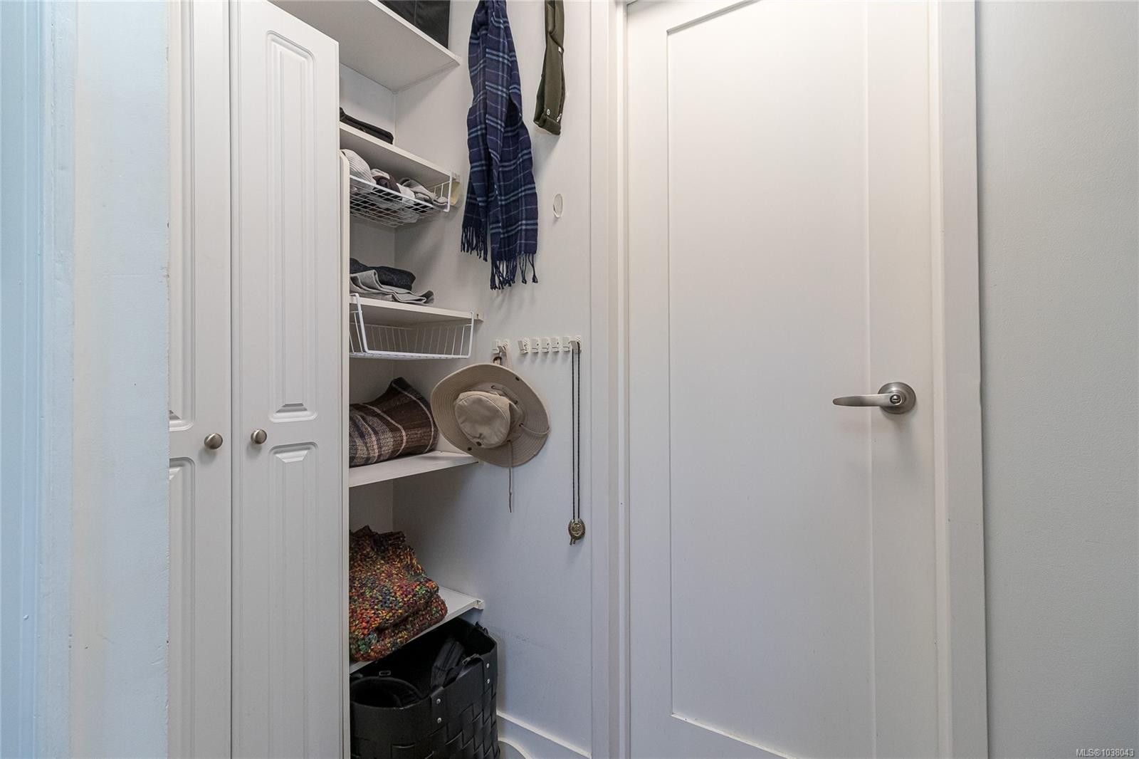 #102-1745 Leighton Rd, Victoria, BC - Indoor