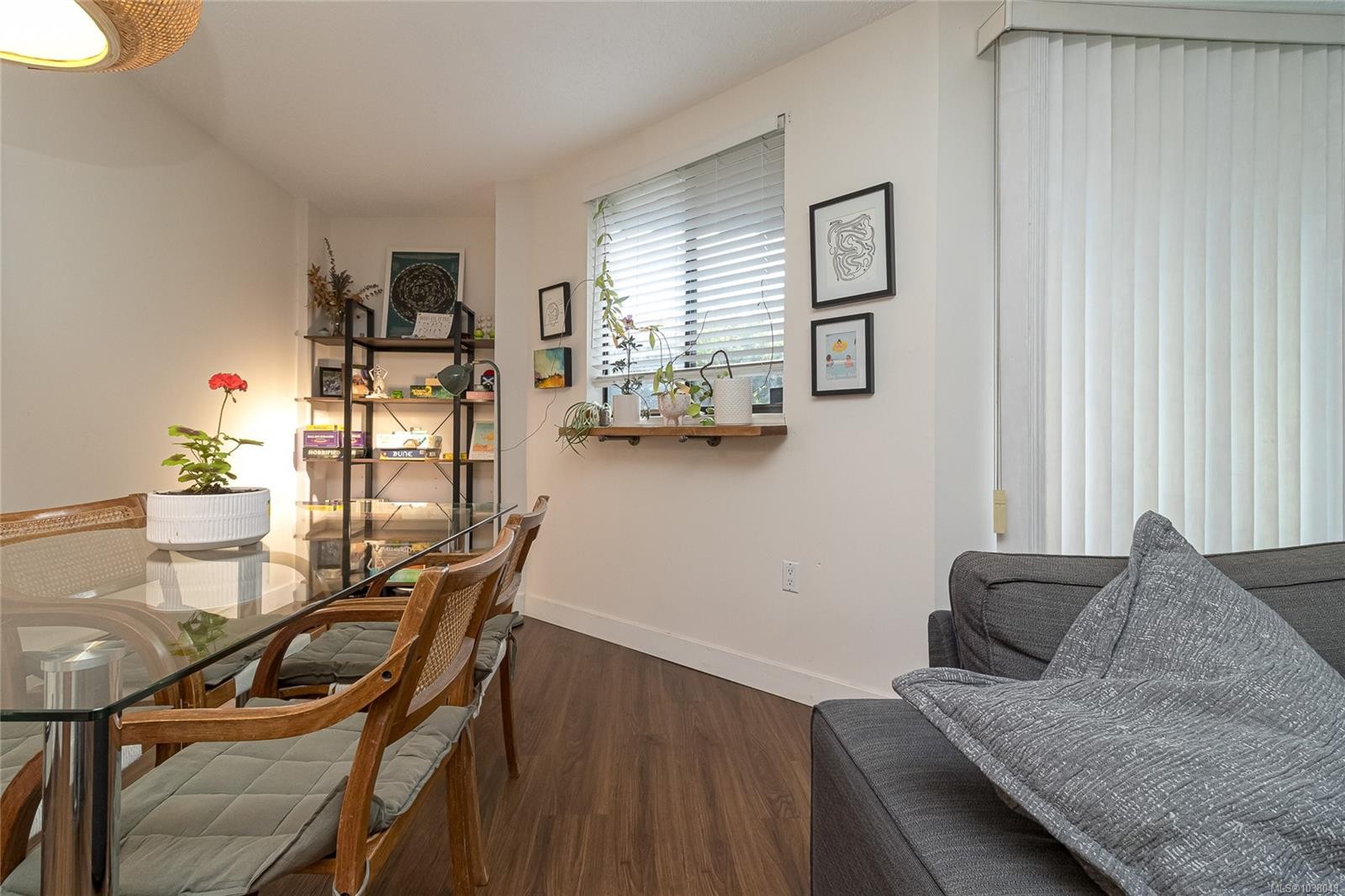 #102-1745 Leighton Rd, Victoria, BC - Indoor