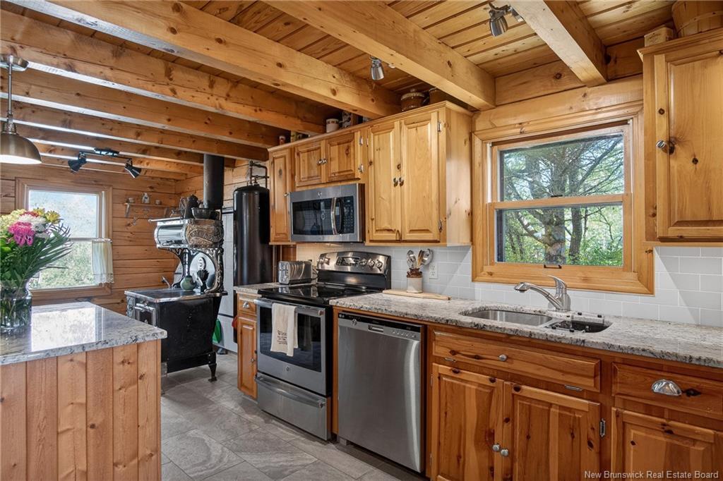 913 Guthrie Rd, Midland, NB