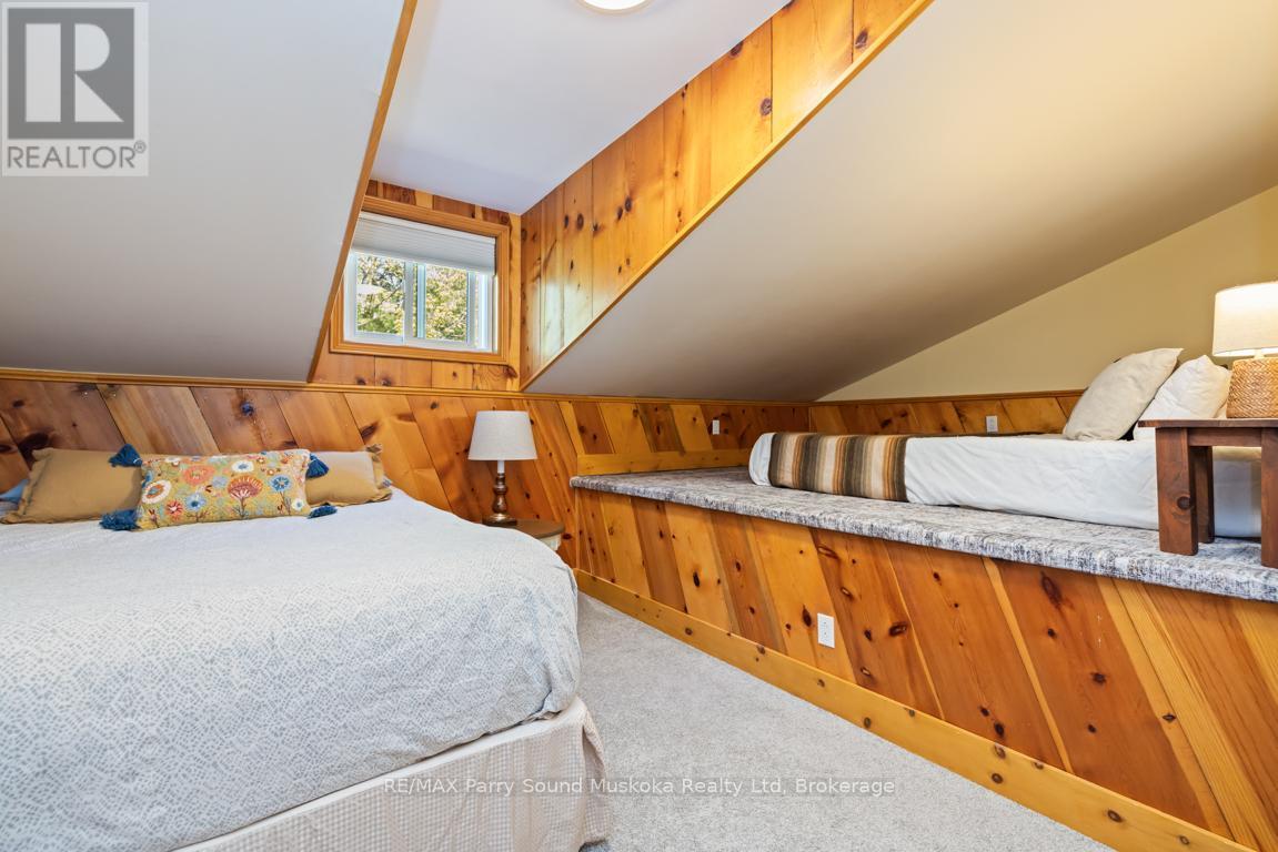 3rd bedroom - 13 Peninsula Shores Road E, Mcdougall, ON - Indoor Photo Showing Bedroom