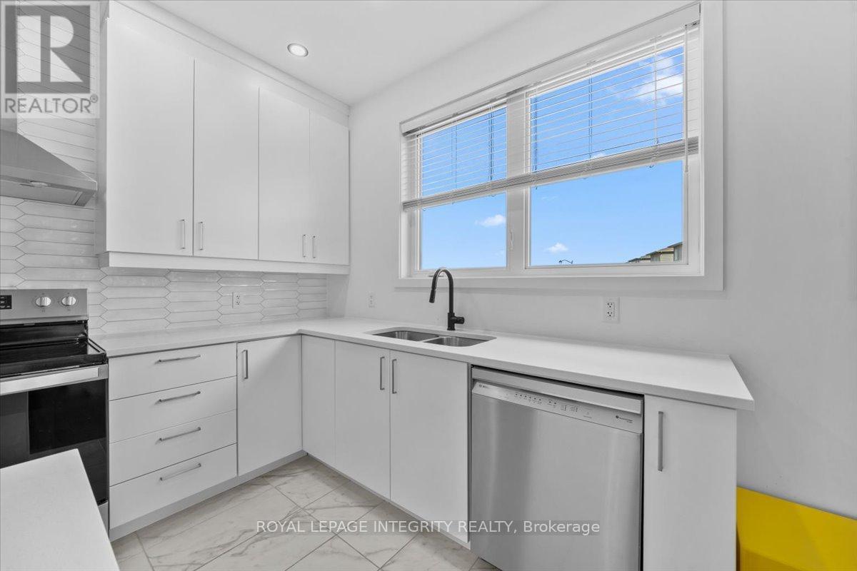 99 Rutile Street, Clarence-Rockland, ON - Indoor Photo Showing Kitchen With Double Sink