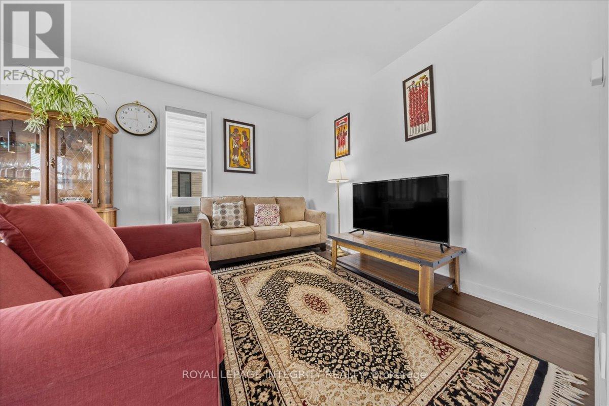 99 Rutile Street, Clarence-Rockland, ON - Indoor Photo Showing Living Room
