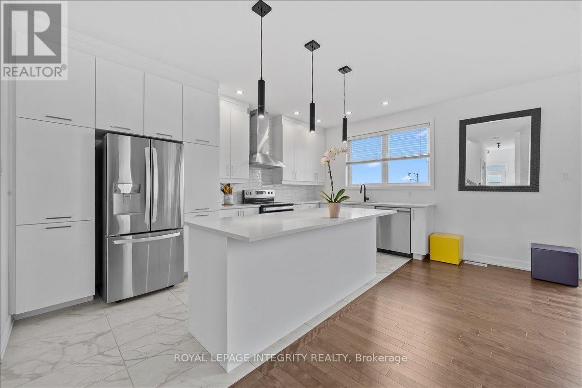 99 Rutile Street, Clarence-Rockland, ON - Indoor Photo Showing Kitchen With Upgraded Kitchen