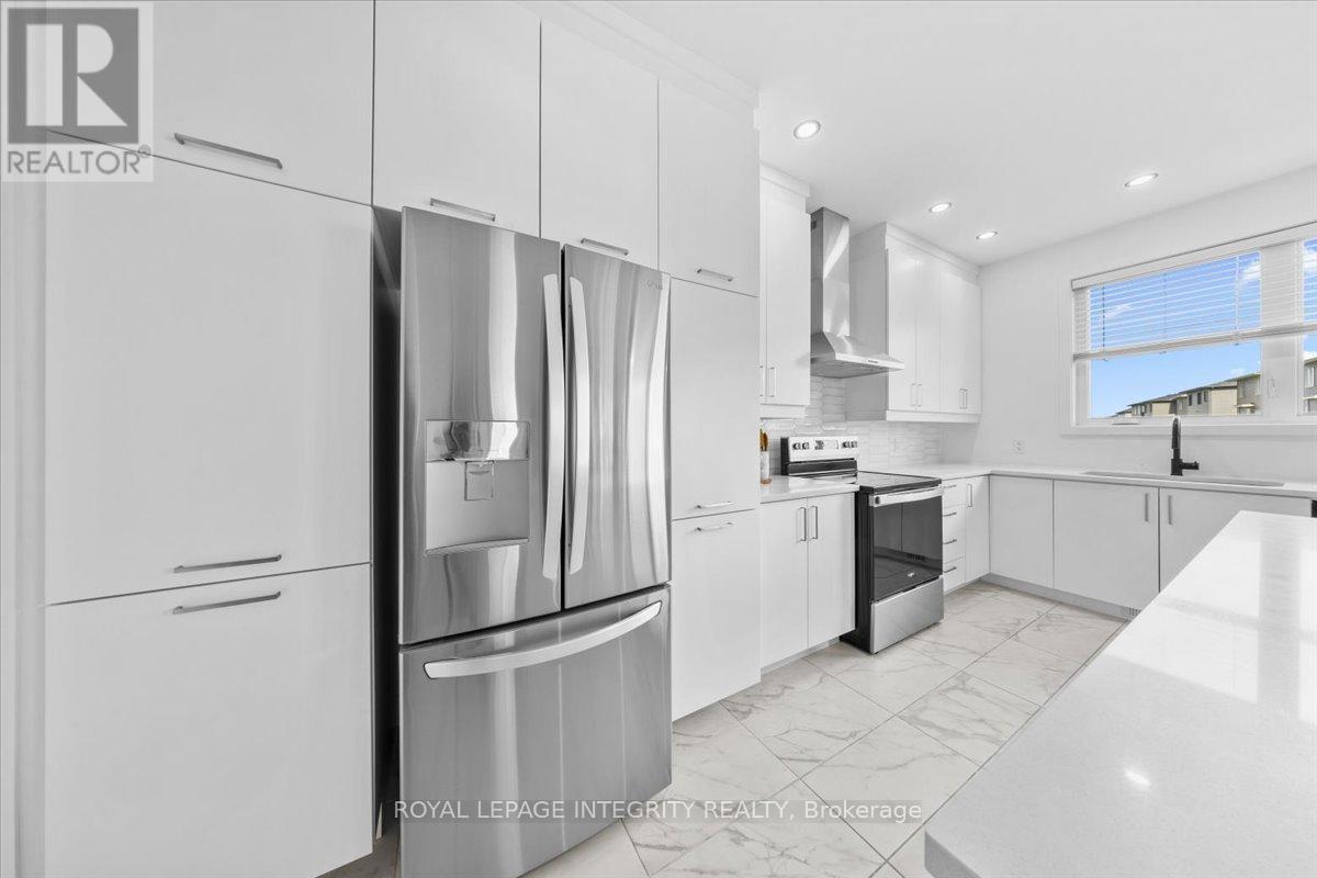 99 Rutile Street, Clarence-Rockland, ON - Indoor Photo Showing Kitchen With Stainless Steel Kitchen With Upgraded Kitchen