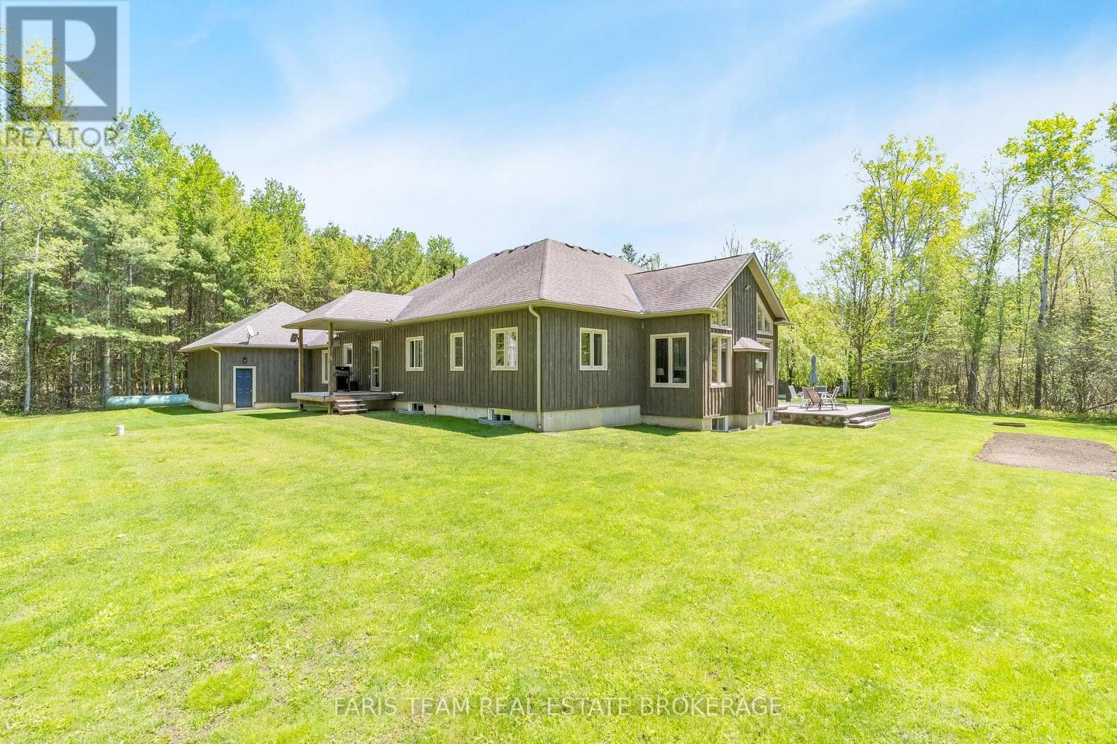 470 Baseline Road S, Tiny, ON - Outdoor With Backyard
