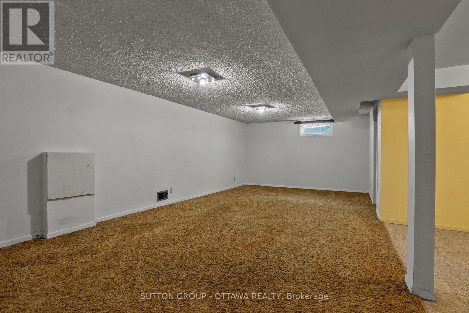 45 Larkspur Drive, Ottawa, ON - Indoor Photo Showing Other Room