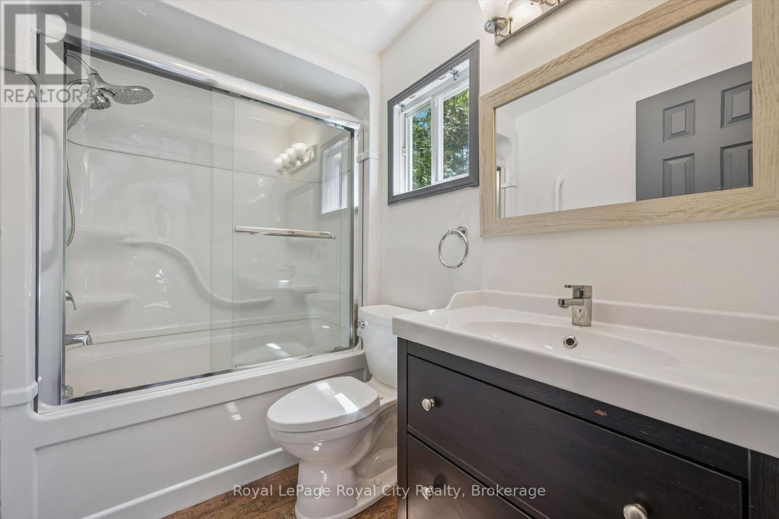 9 Bush Lane, Puslinch, ON - Indoor Photo Showing Bathroom