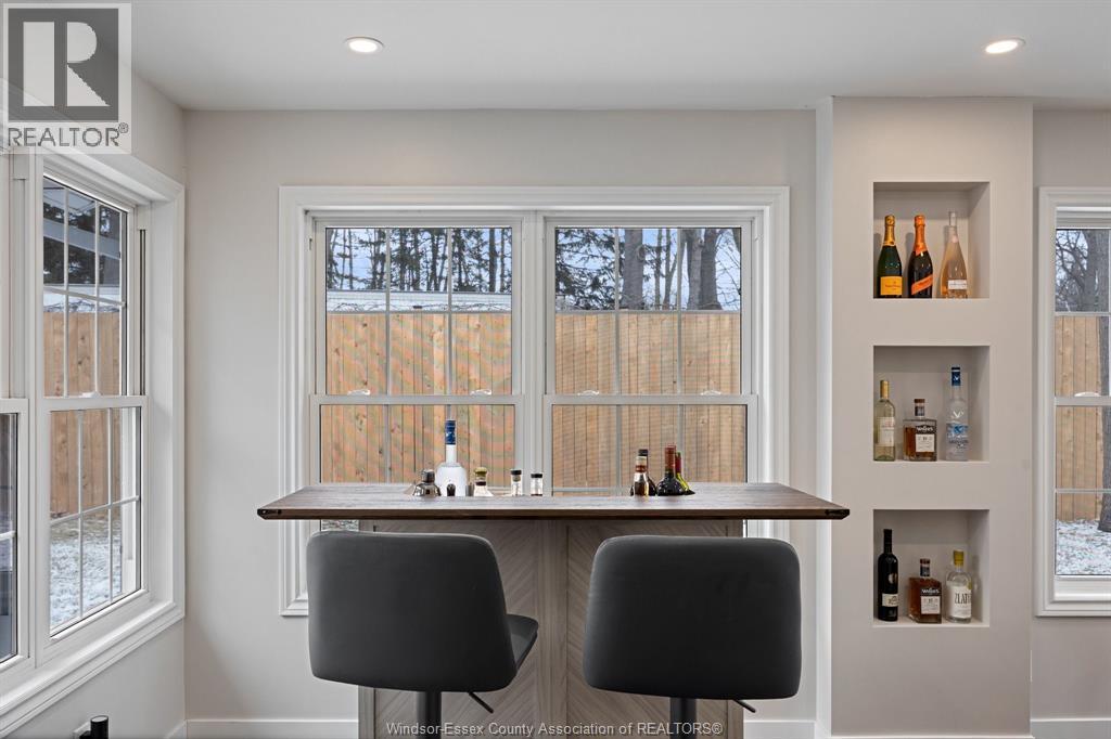 945 Laurier, Lasalle, ON - Indoor