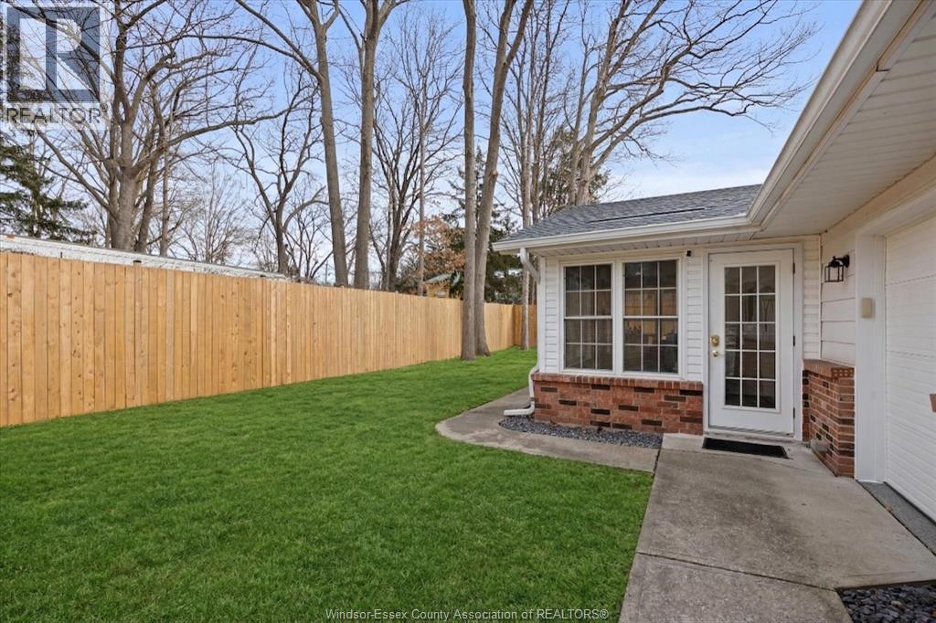945 Laurier, Lasalle, ON - Outdoor