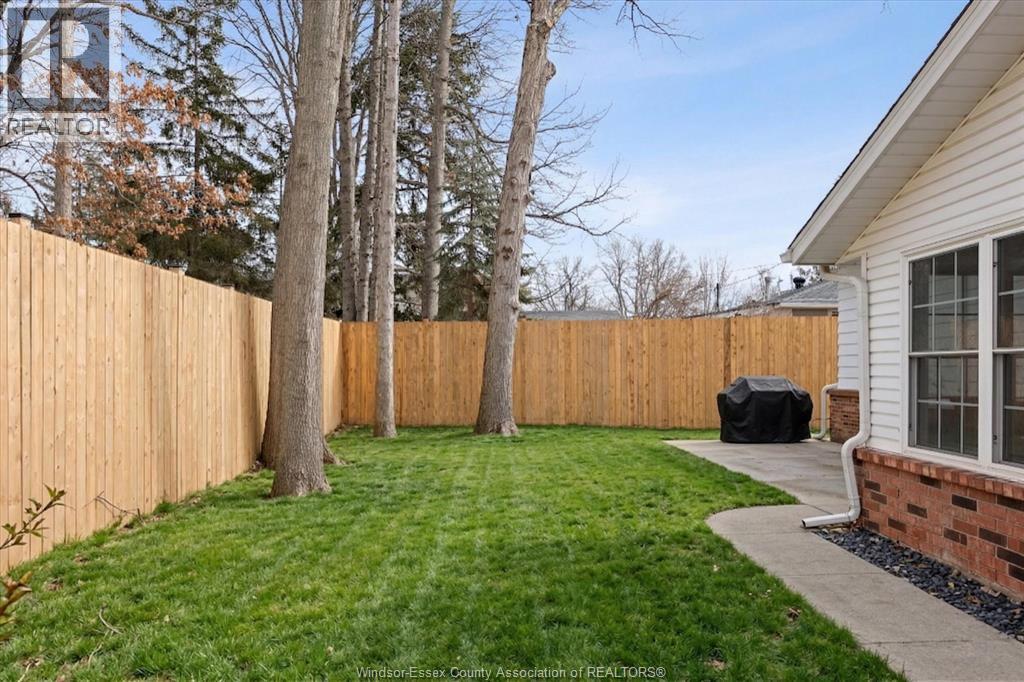 945 Laurier, Lasalle, ON - Outdoor
