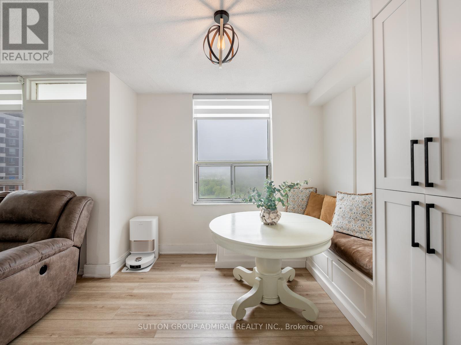 1603 - 20 Edgecliff Golfway, Toronto, ON - Indoor Photo Showing Other Room
