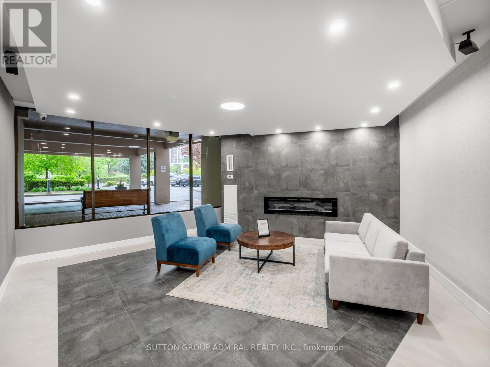 1603 - 20 Edgecliff Golfway, Toronto, ON - Indoor Photo Showing Other Room With Fireplace