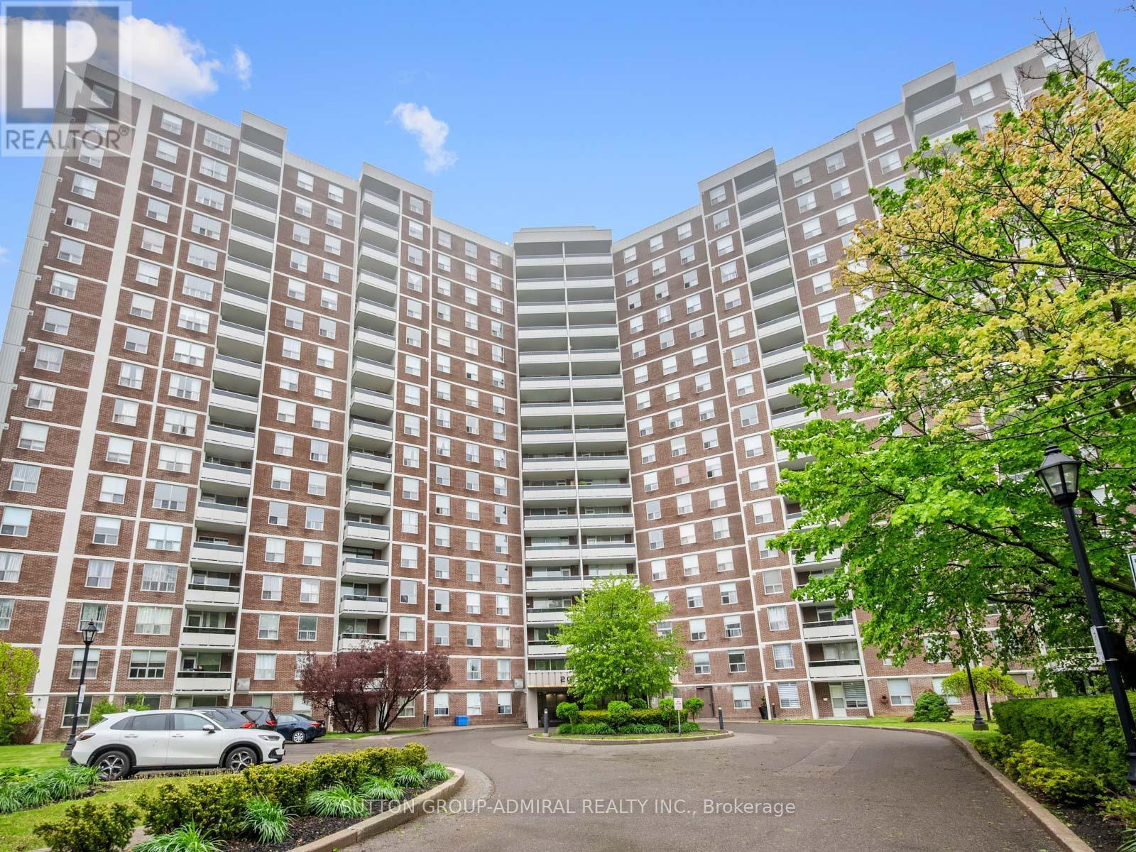 1603 - 20 Edgecliff Golfway, Toronto, ON - Outdoor With Facade