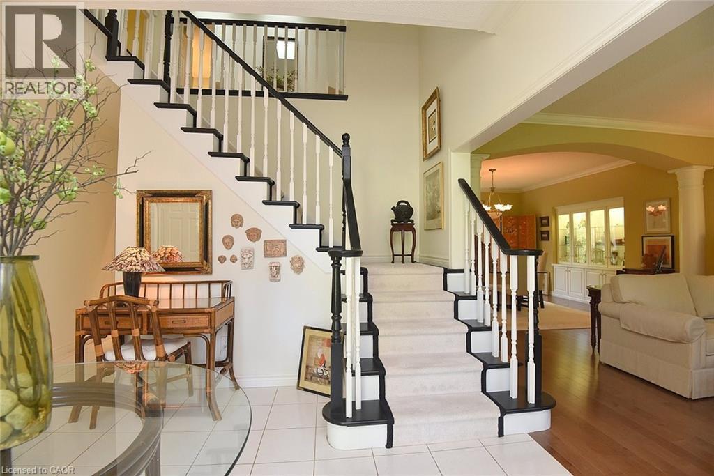 712 Robson Road, Waterdown, ON - Indoor Photo Showing Other Room