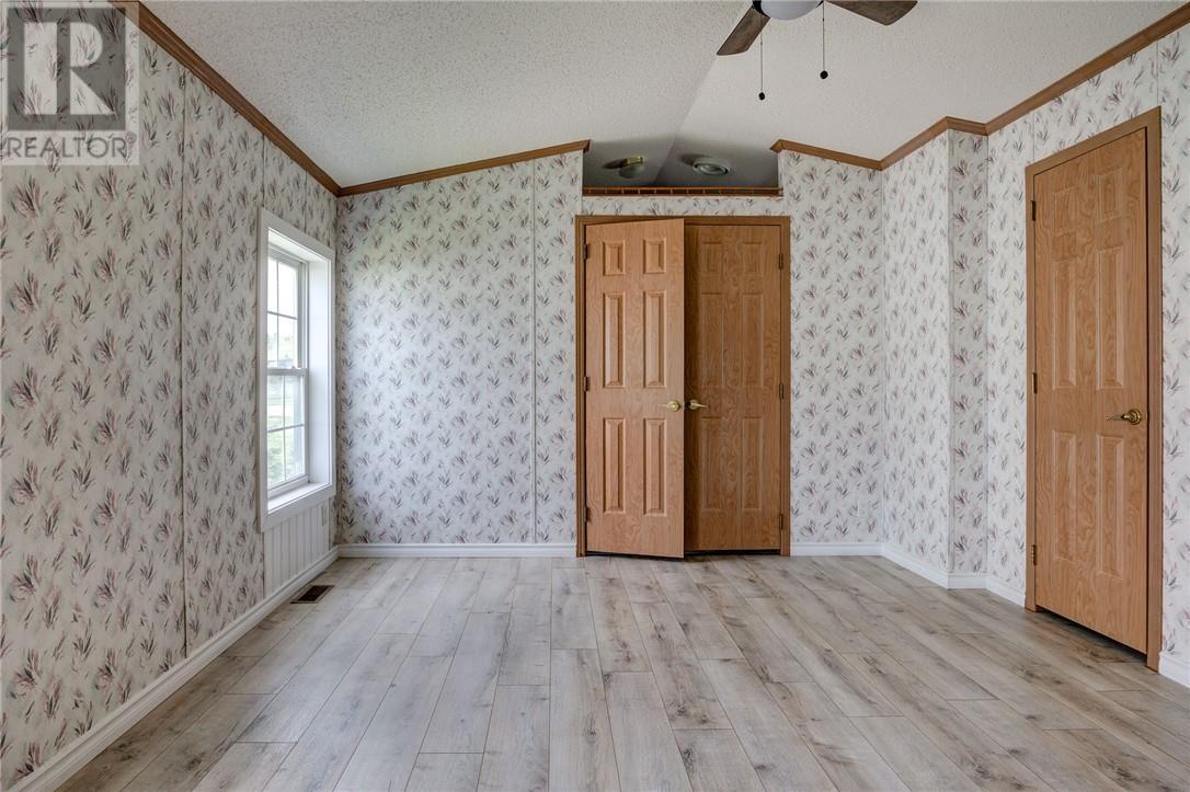 92 Corbin Avenue, Wahnapitae, ON