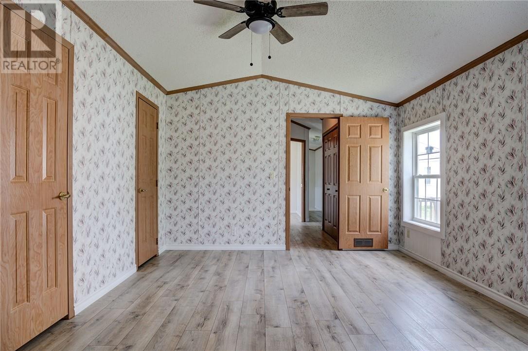 92 Corbin Avenue, Wahnapitae, ON