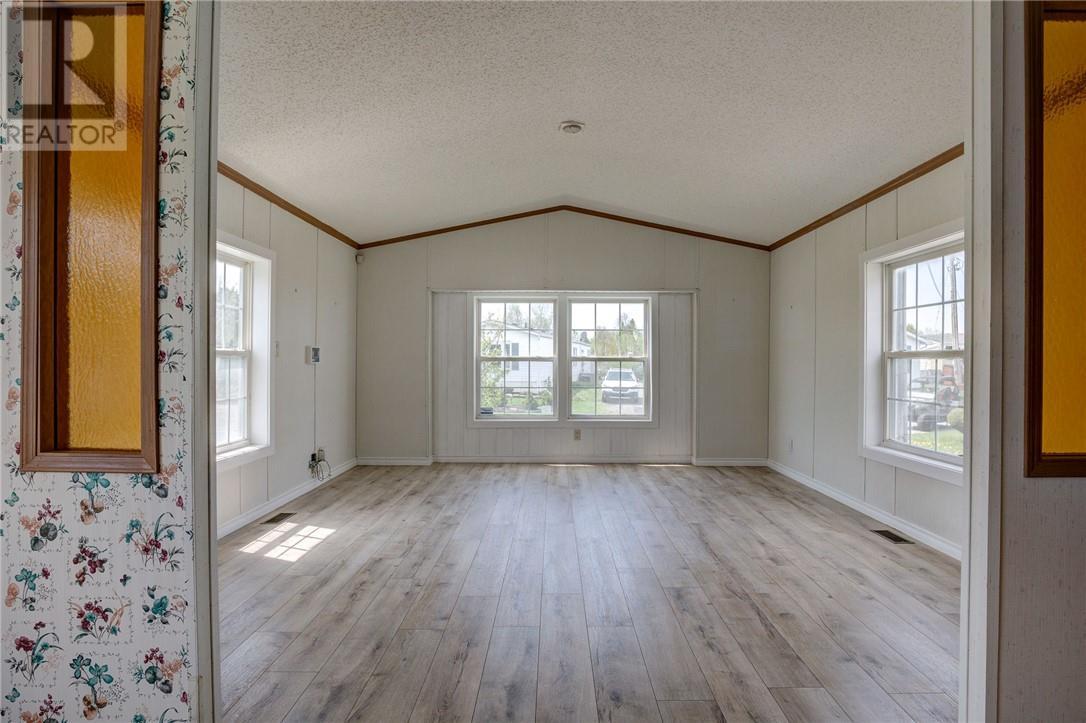92 Corbin Avenue, Wahnapitae, ON