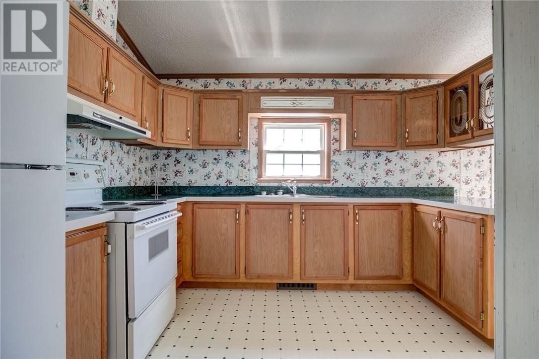 92 Corbin Avenue, Wahnapitae, ON