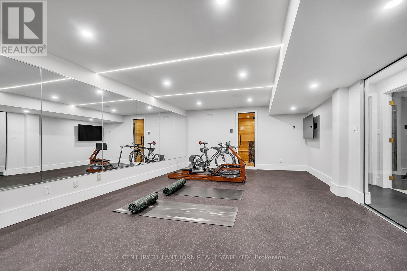 676 Foxton Road, Belleville (Thurlow Ward), ON - Indoor Photo Showing Gym Room