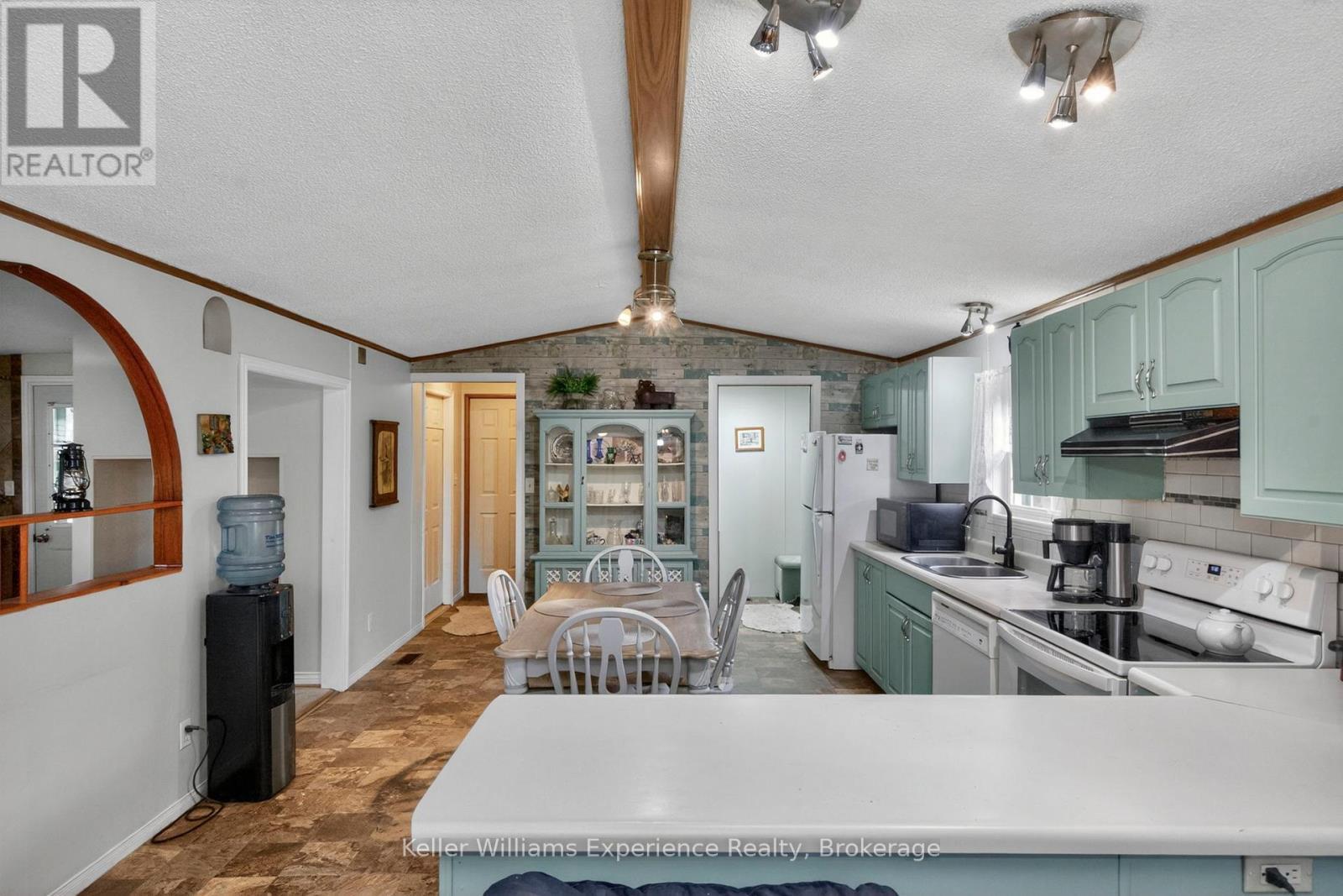 15 - 5411 Elliott Side Road, Tay, ON - Indoor Photo Showing Kitchen With Double Sink