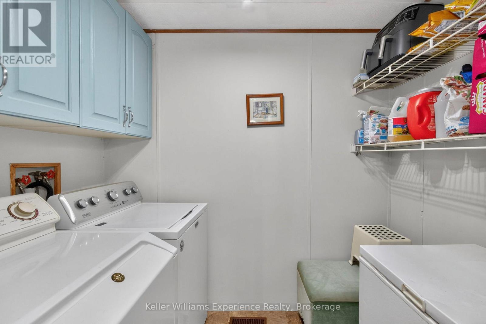 15 - 5411 Elliott Side Road, Tay, ON - Indoor Photo Showing Laundry Room