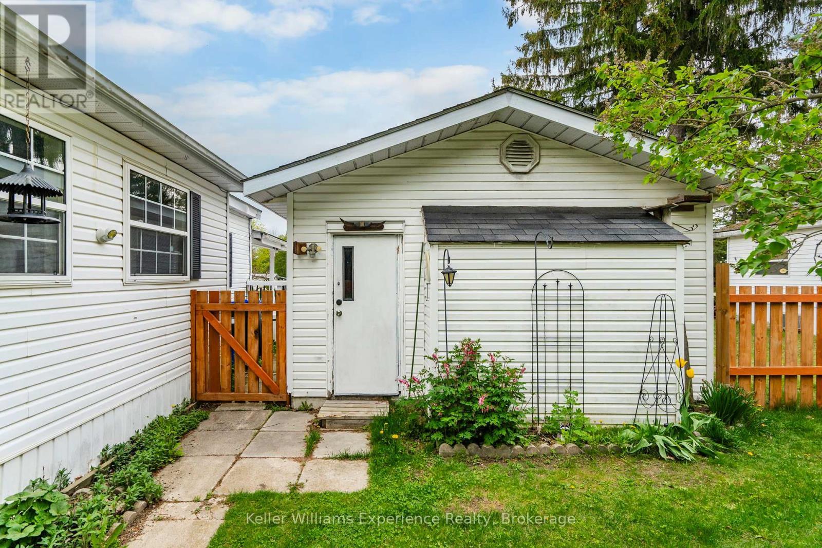 15 - 5411 Elliott Side Road, Tay, ON - Outdoor