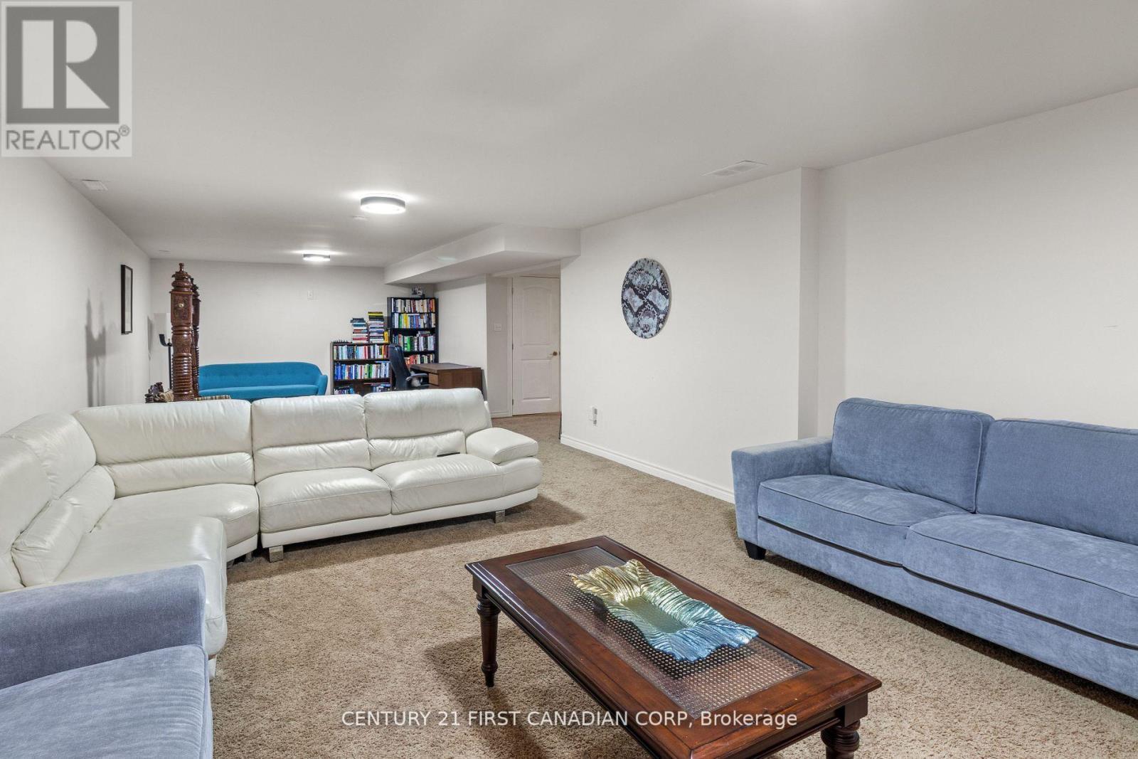 10 - 515 Skyline Avenue, London North (North B), ON - Indoor Photo Showing Living Room