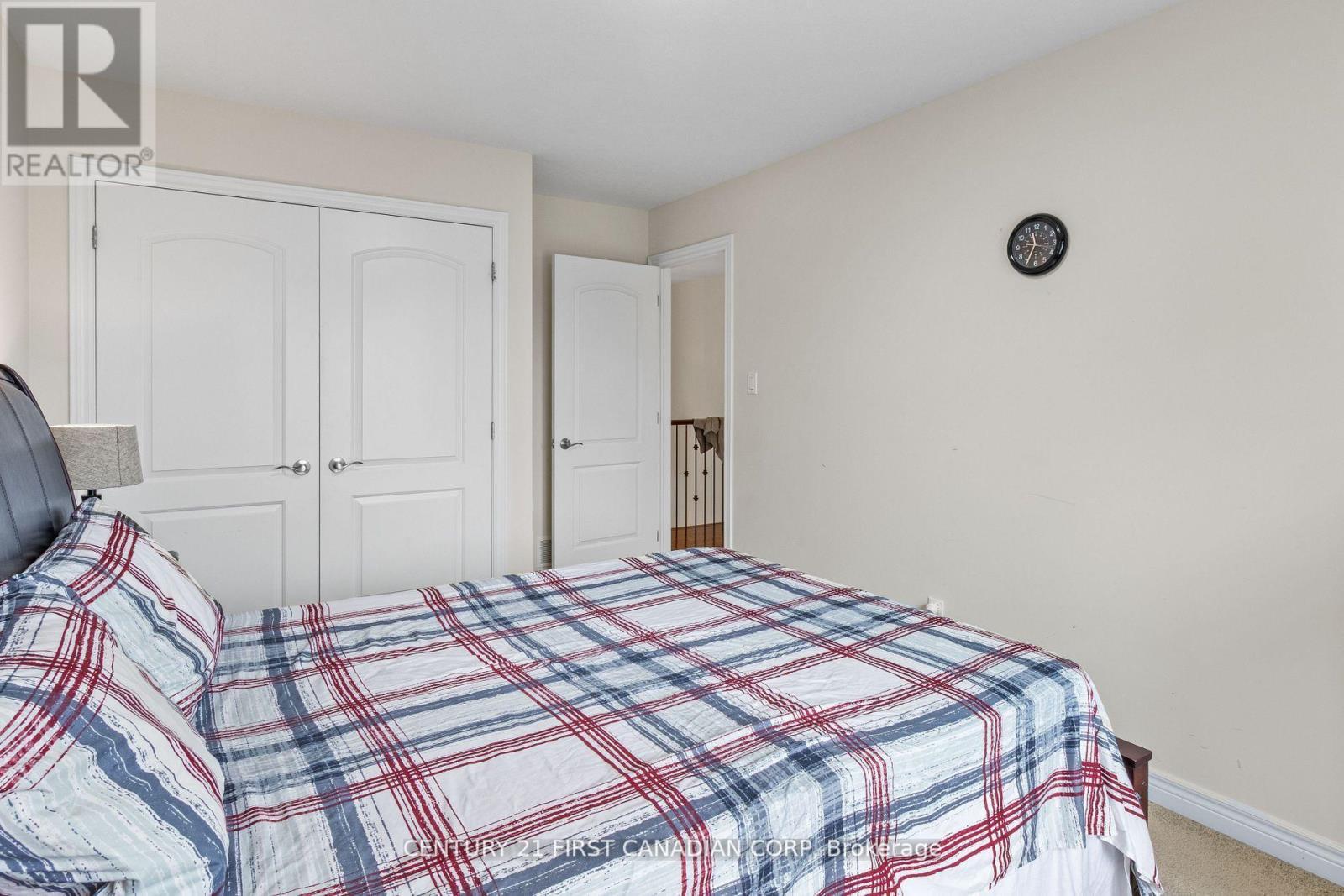 10 - 515 Skyline Avenue, London North (North B), ON - Indoor Photo Showing Bedroom