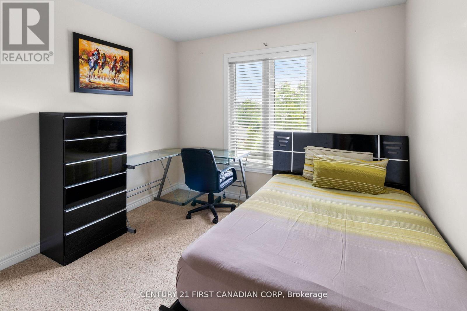 10 - 515 Skyline Avenue, London North (North B), ON - Indoor Photo Showing Bedroom