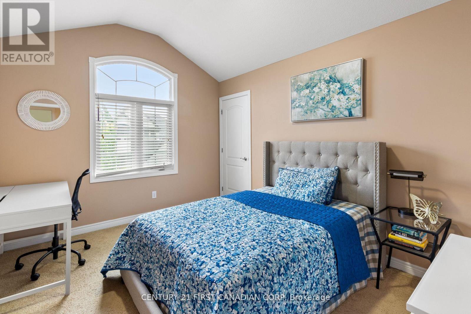 10 - 515 Skyline Avenue, London North (North B), ON - Indoor Photo Showing Bedroom