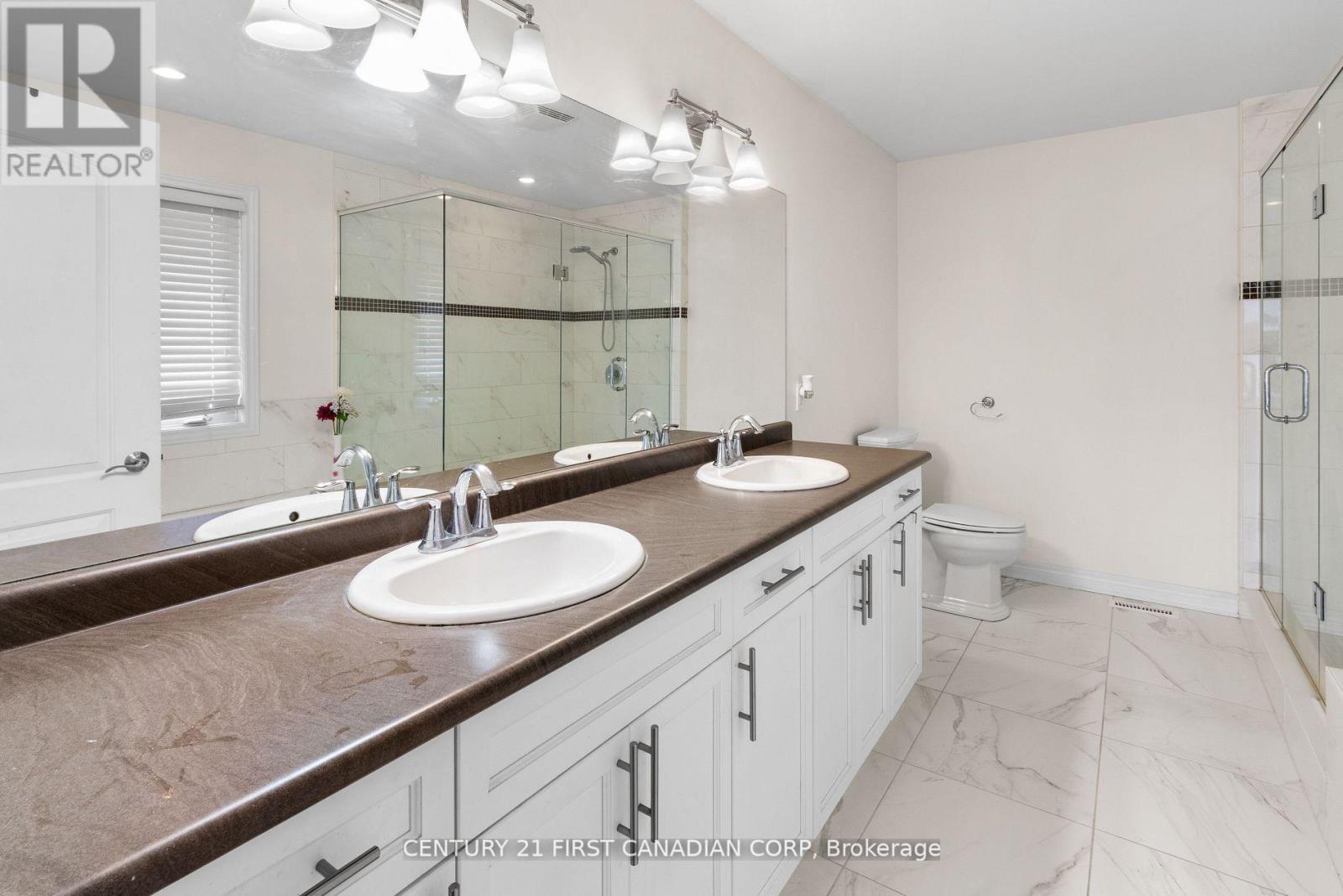 10 - 515 Skyline Avenue, London North (North B), ON - Indoor Photo Showing Bathroom