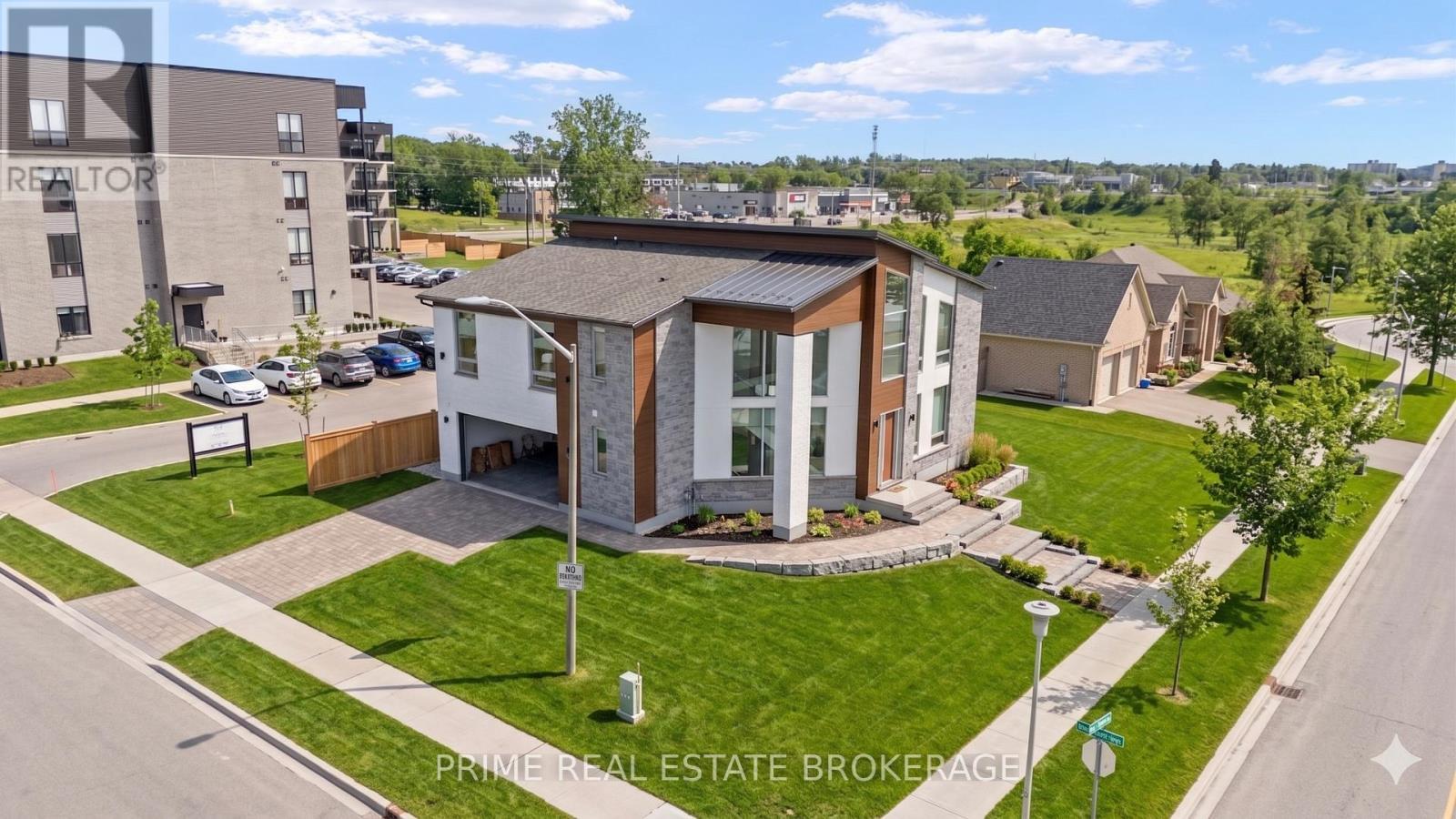 Grass is AI enhanced - 115 South Carriage Road, London North (North I), ON - Outdoor