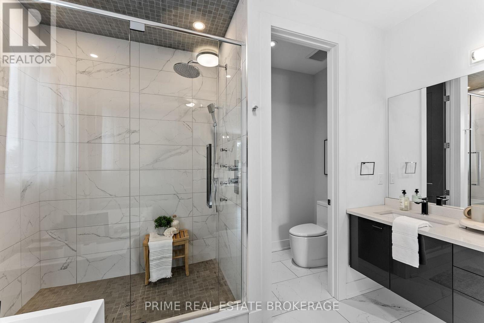 115 South Carriage Road, London North (North I), ON - Indoor Photo Showing Bathroom